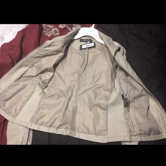 Ladies jacket - Picture 3 of 8